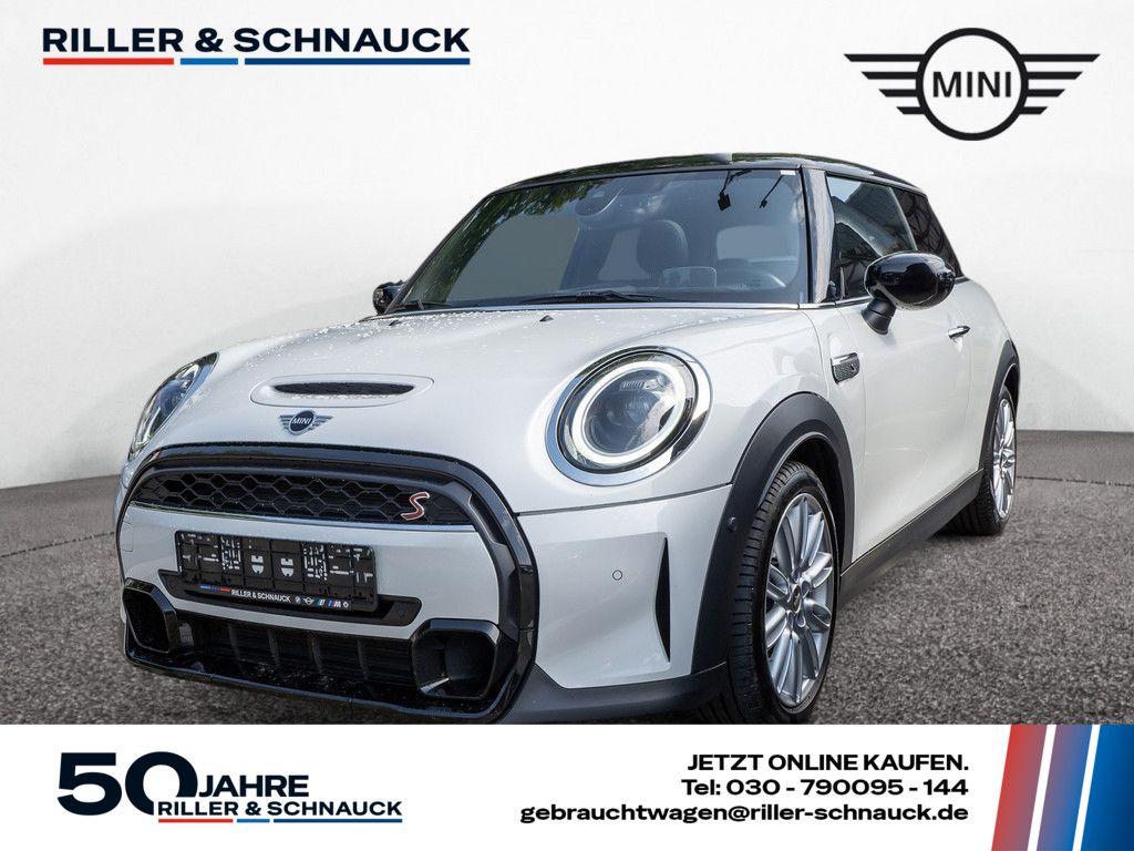 Bild des Angebotes MINI Cooper S Classic Trim PANO+LED+HU+NAVI+KAM+PDC