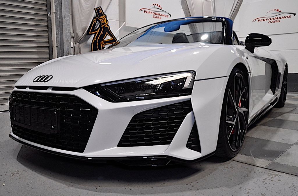 Bild des Angebotes Audi R8 5.2 FSI performance Spyder-CARBON-BLACK&WHITE