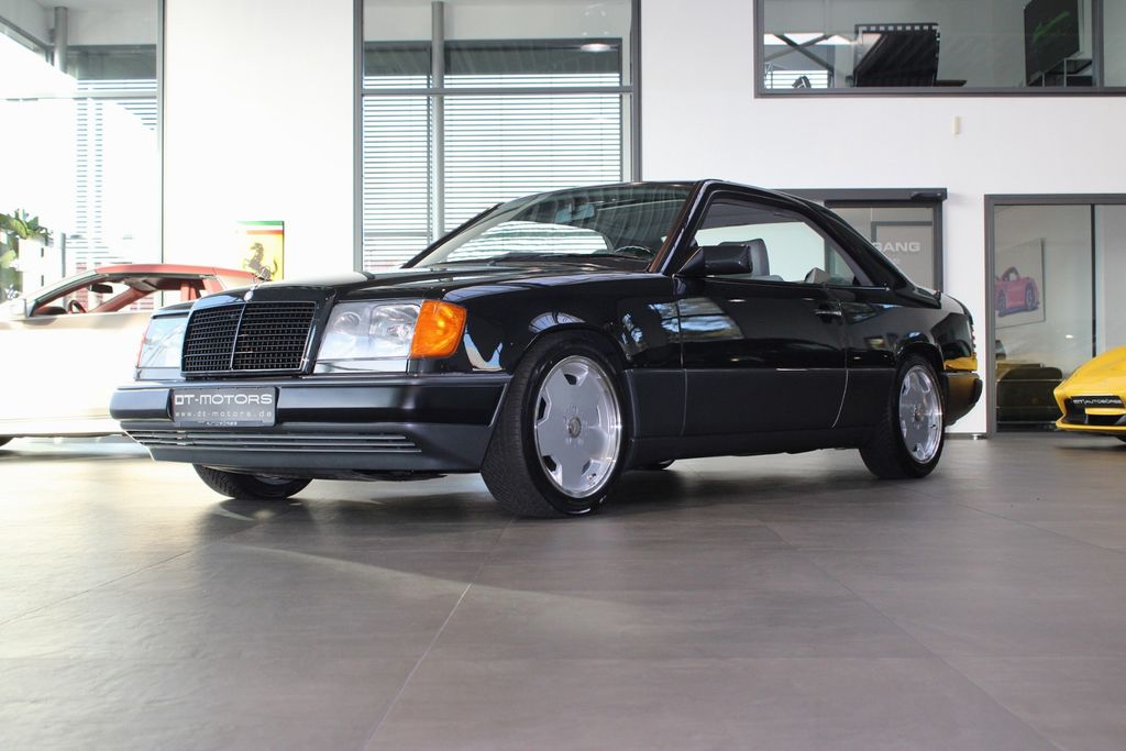 Bild des Angebotes Mercedes-Benz CE 300-24 AUTOMATIK *TRAUMSTERN* H-KENNZEICHEN!