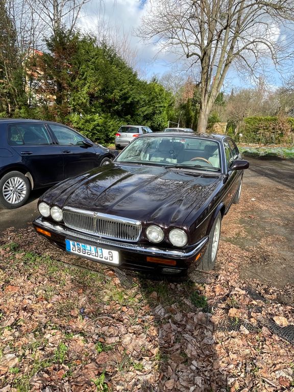Bild des Angebotes Jaguar XJ6 X300 Executive Sovereign Sehr gepflegt Oldi