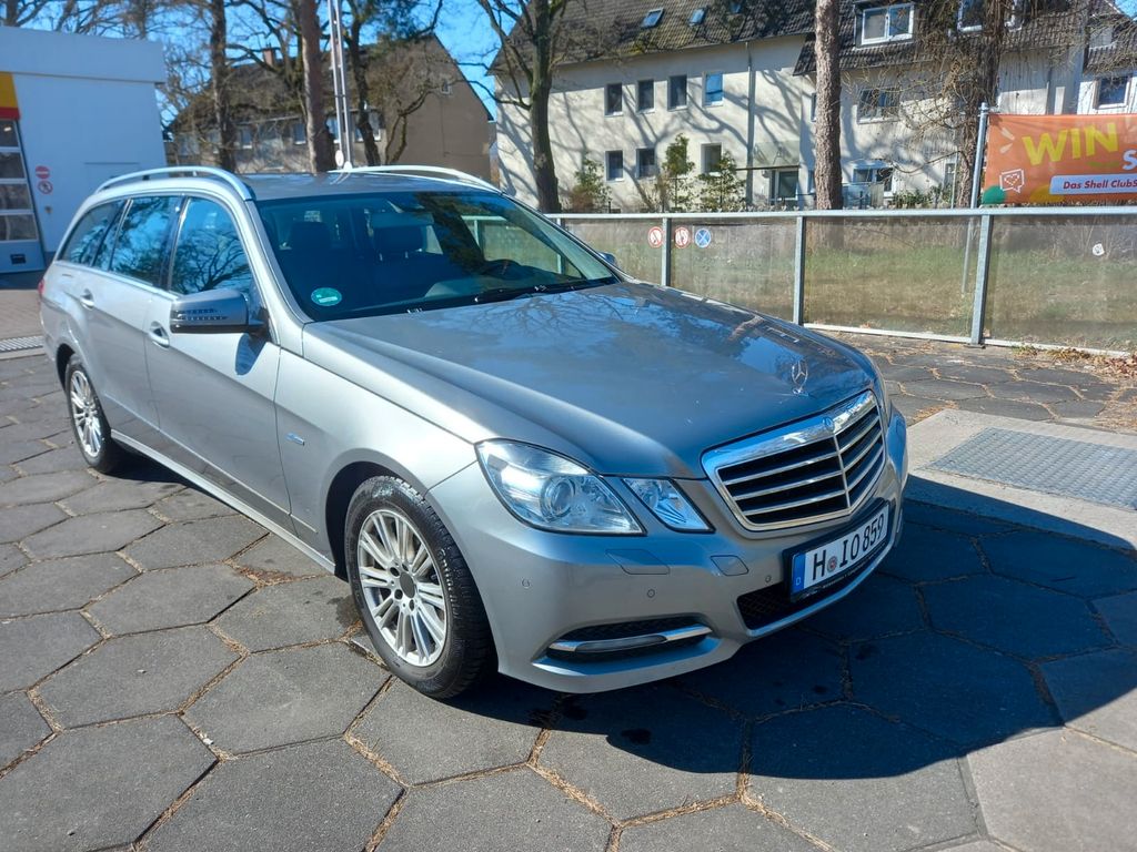 Bild des Angebotes Mercedes-Benz E 220 CDI T BlueEFFICIENCY ELEGANCE ELEGANCE