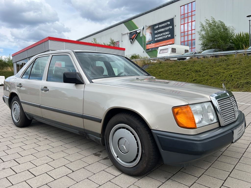 Bild des Angebotes Mercedes-Benz 230E W124 Lim. *OLDTIMER*AUTOMATIK*2HAND*
