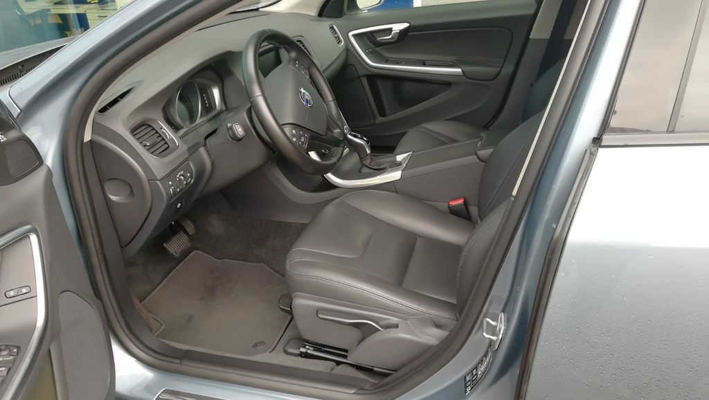 Bild des Angebotes Volvo V60 Cross Country D3 Geartronic Kinetic Kinetic