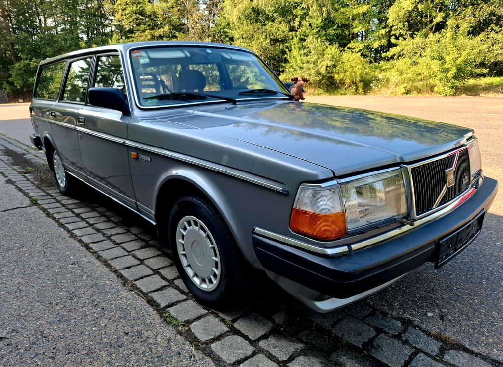 Volvo 245