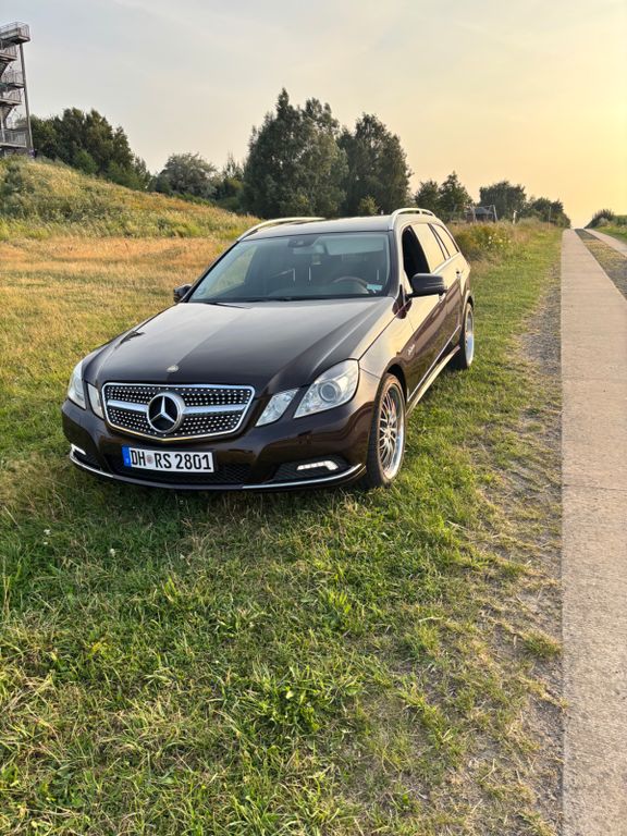 Bild des Angebotes Mercedes-Benz E 500 T ELEGANCE ELEGANCE