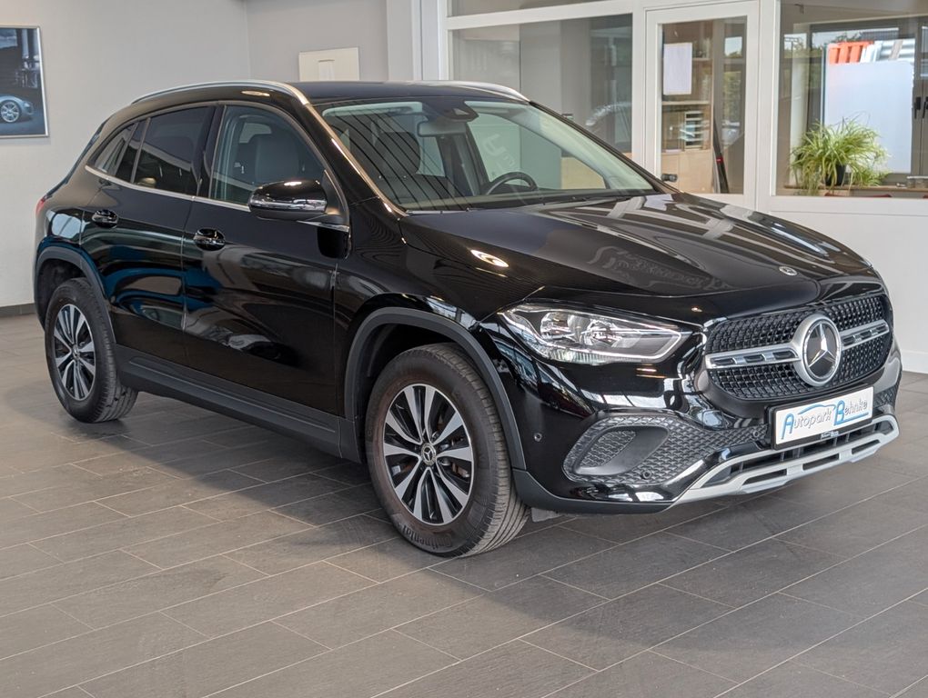 Bild des Angebotes Mercedes-Benz GLA 180 Style*DAB*Kam*BT*Sitzh.*Navi*Park-Assist