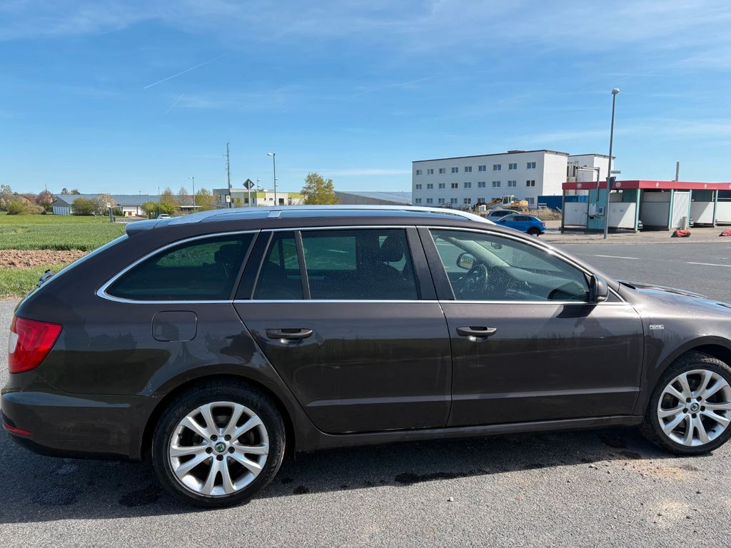 Bild des Angebotes Skoda Superb 1.8 TSI Family Combi Family