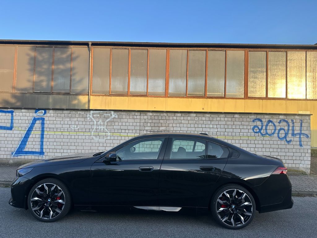Bild des Angebotes BMW 520 i M Sport,Panorama,LED,Kamera,2026