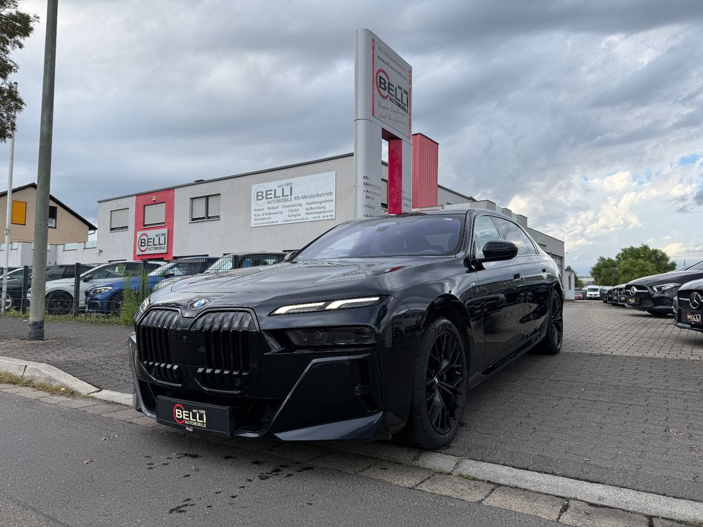 Bild des Angebotes BMW 740 d xDrive M Sport Pro Pano B&W FINANZIERUNG