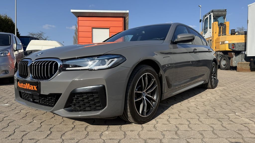 Bild des Angebotes BMW 530 e xDrive M Paket Laserlicht Leder Navi PDC