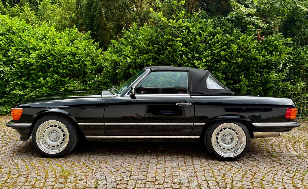 Bild des Angebotes Mercedes-Benz SL 560 restauriert und top gepflegt
