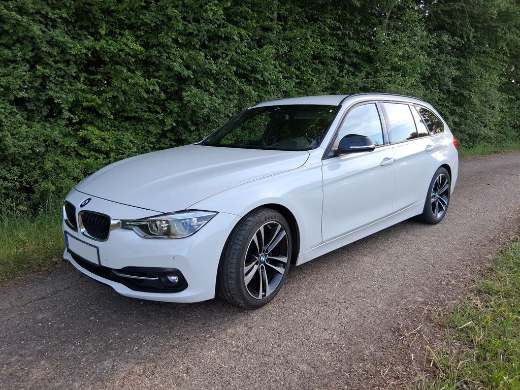 Bild des Angebotes BMW 330i Touring Sport Line Automatic