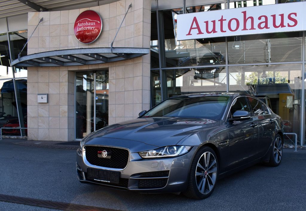 Bild des Angebotes Jaguar XE 20*Portfolio *Meridian*Leder*Pano*Xenon*Navi*