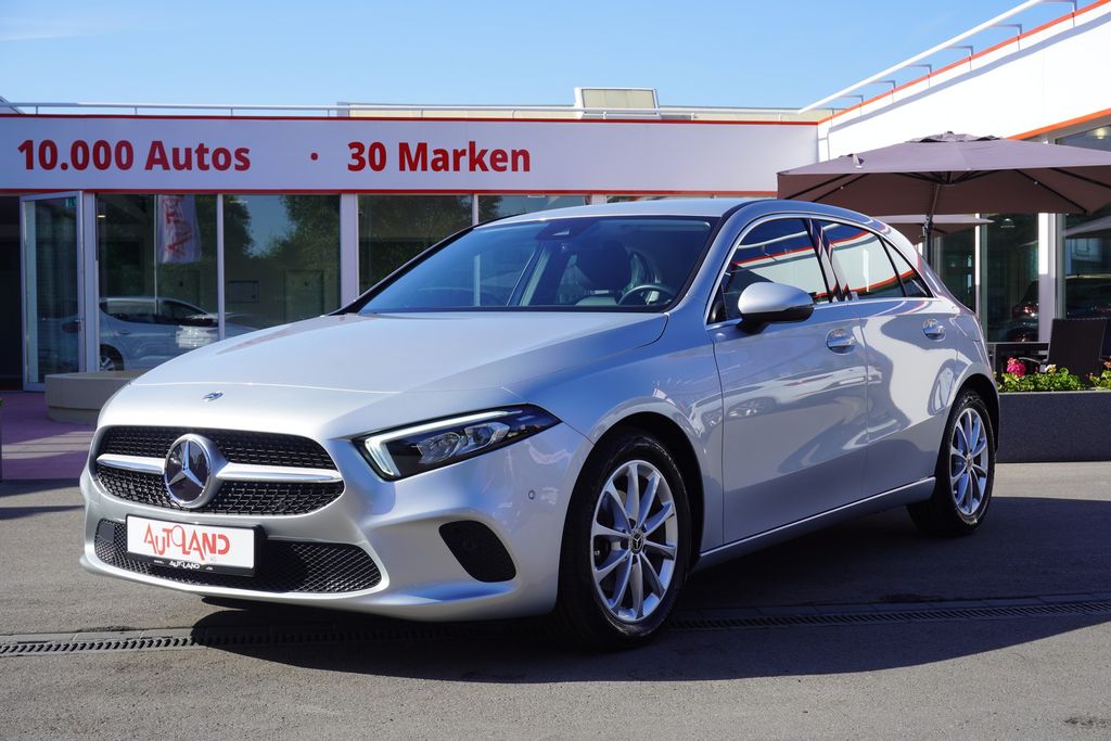 Bild des Angebotes Mercedes-Benz A180 LED Navi Sitzheizung Tempomat