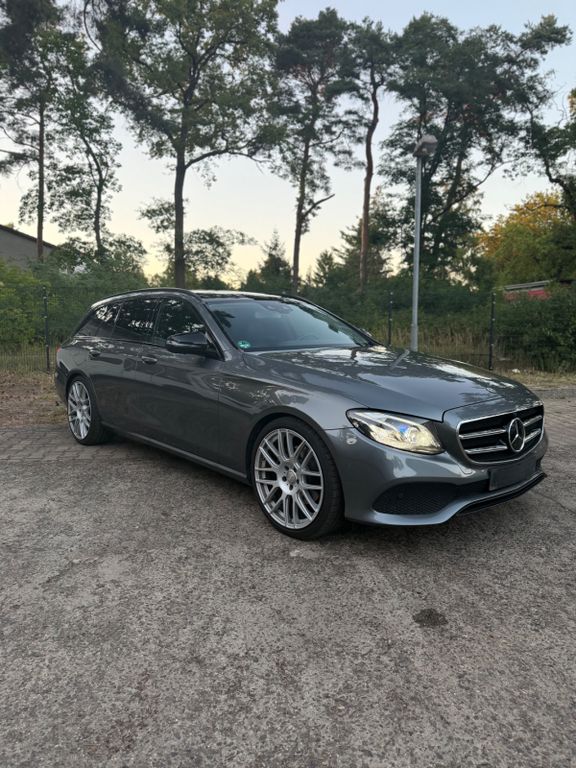 Bild des Angebotes Mercedes-Benz E 300 E T-Modell E 300 d