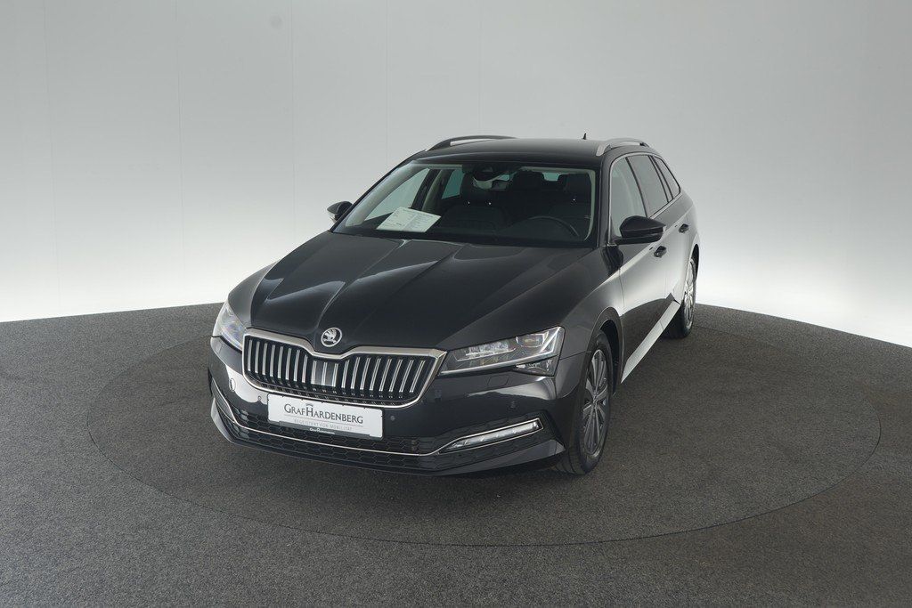 Bild des Angebotes Skoda Superb Combi 2.0 TDI DSG Style Matrix ACC