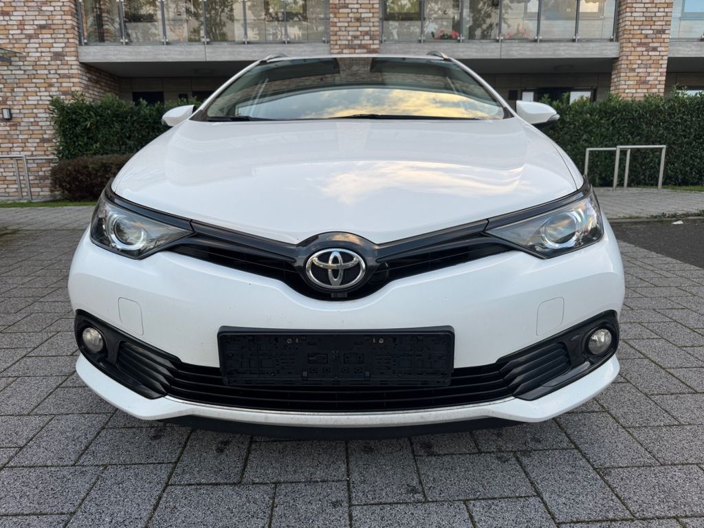 Toyota Auris Touring Sports Team D