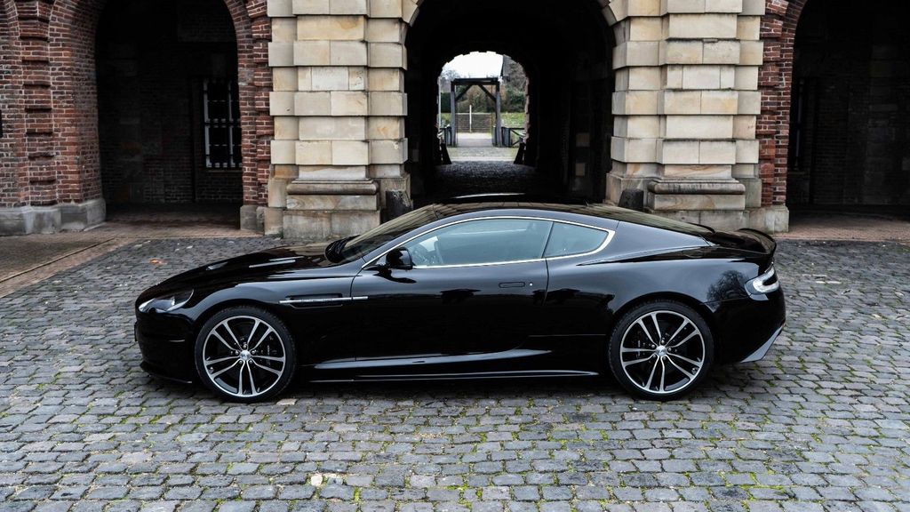 Bild des Angebotes Aston Martin DBS 6.0 Carbon Black V12 Topzustand Dt. Fahrzeug