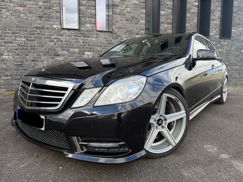 Bild des Angebotes Mercedes-Benz E 500 4MATIC AMG AVANTG. Panorama Massage