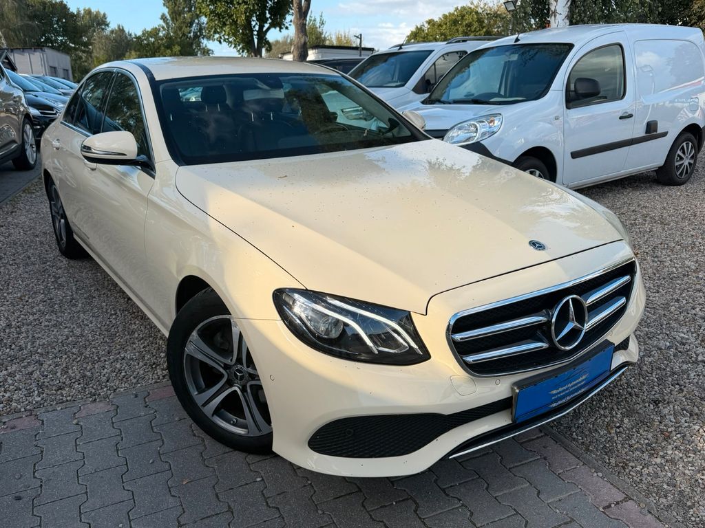 Bild des Angebotes Mercedes-Benz E 200 E *Voll-Taxi-Paket*Fiskalbox*