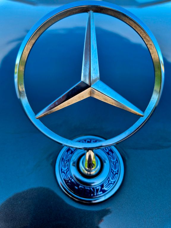 Bild des Angebotes Mercedes-Benz E 320