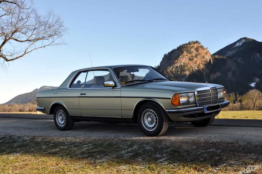 Bild des Angebotes Mercedes-Benz 230 CE  W 123 Coupe Oldtimer Top Zustand