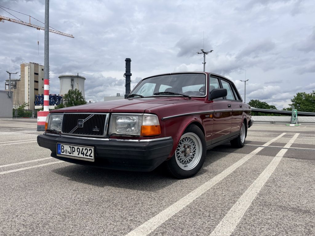 Volvo 240 GL Limousine auf seltenen BBS RA287