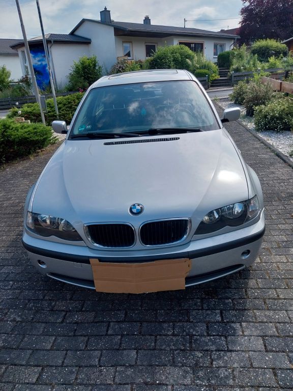 Bild des Angebotes BMW 320i -