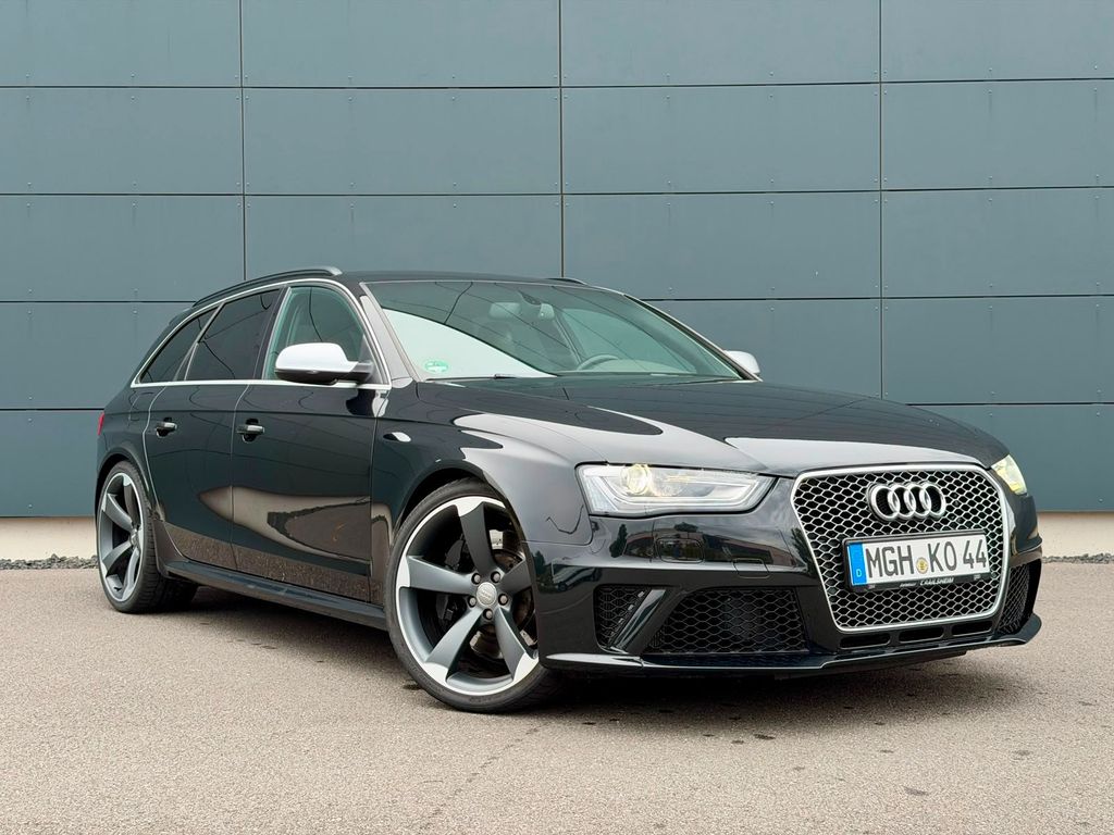 Audi RS4 B8 4.2FSI V8 Scheckheft Service Neu
