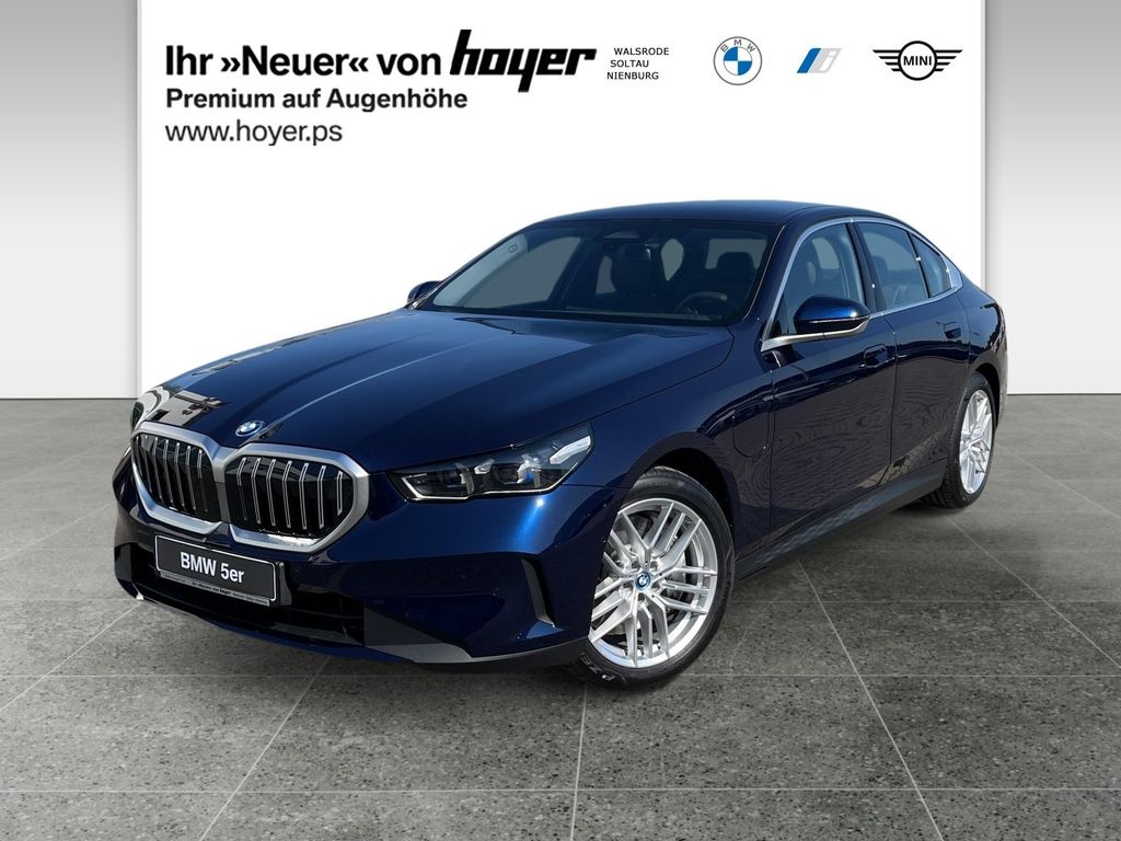 Bild des Angebotes BMW 550e xDrive Limousine DAB LED Parkassistent
