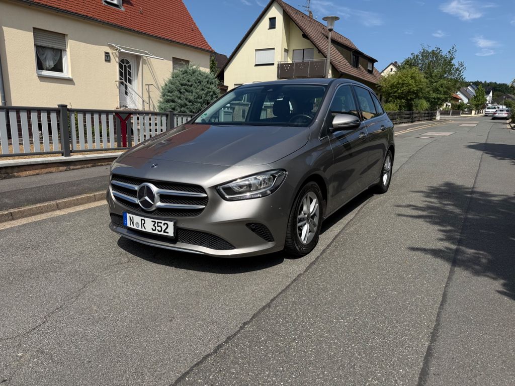 Bild des Angebotes Mercedes-Benz B 180 d DCT - Sports Tourer *Wenig Km*Tüv Neu*