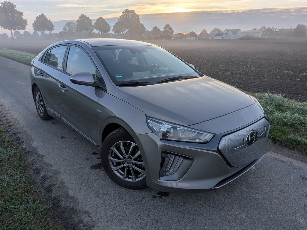 Bild des Angebotes Hyundai El Trend Facel 8Reif Gar 99% Kam Navi Acc Shz