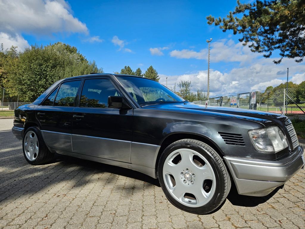 Bild des Angebotes Mercedes-Benz 300 H-Kennzeichen KEIN Rost !