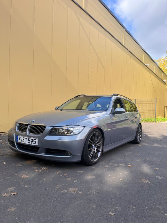 Bild des Angebotes BMW 325i touring -