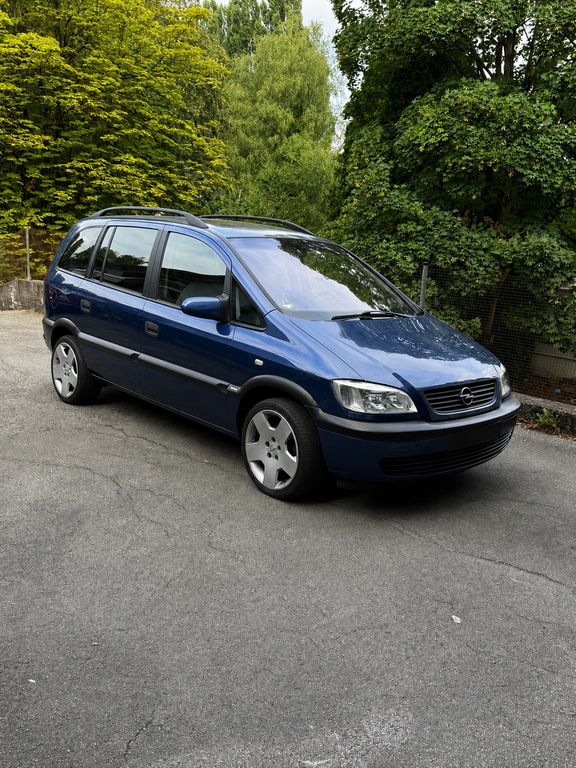 Opel Zafira 1.8 7 Sitzer Automatik