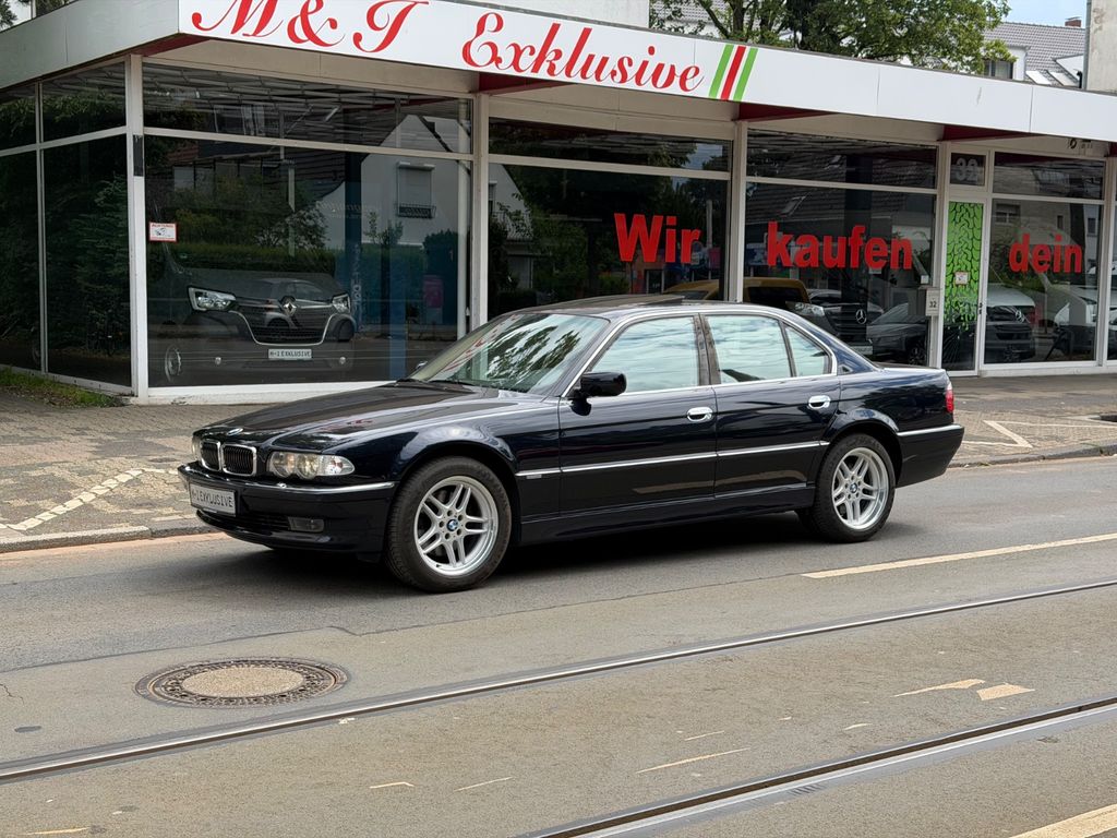 BMW 750i
