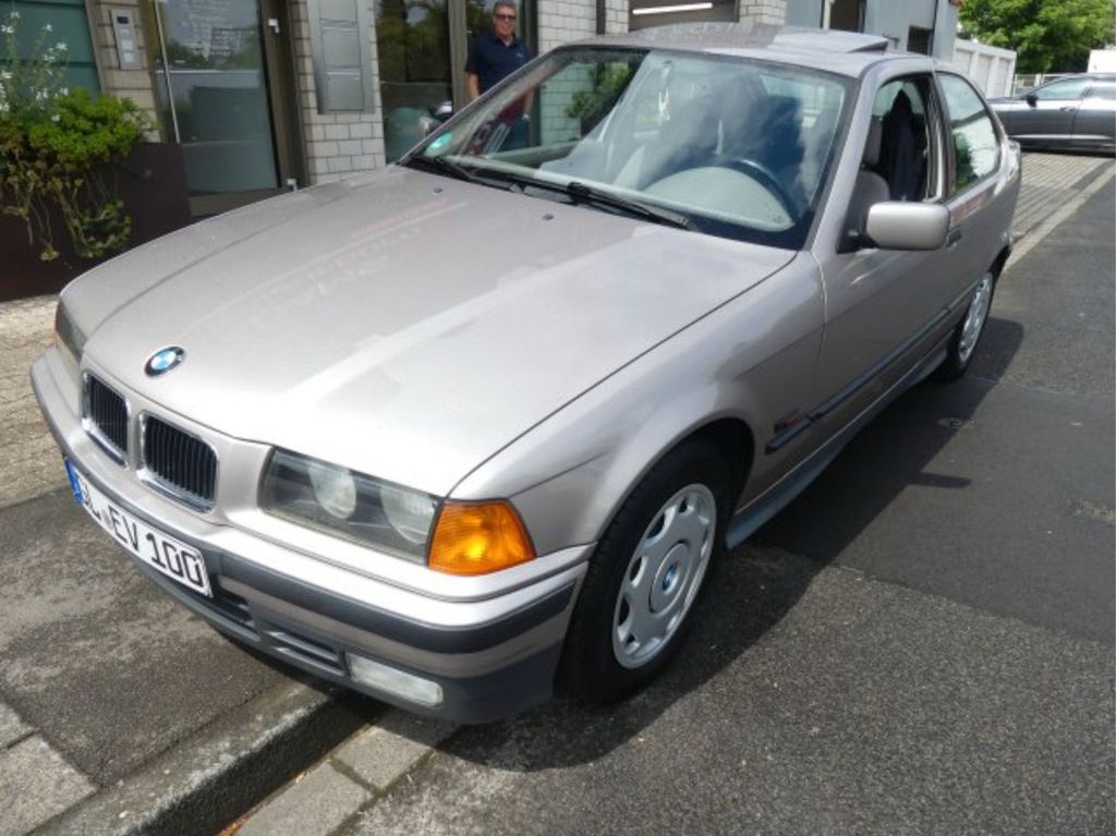 Bild des Angebotes BMW 316i Compact mit H-Kennzeichen