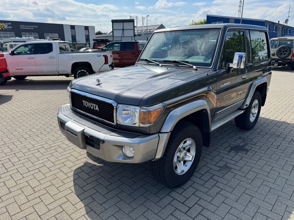 Bild des Angebotes Toyota Land Cruiser GRJ 71 LX+ diff. M/T grau Voll.