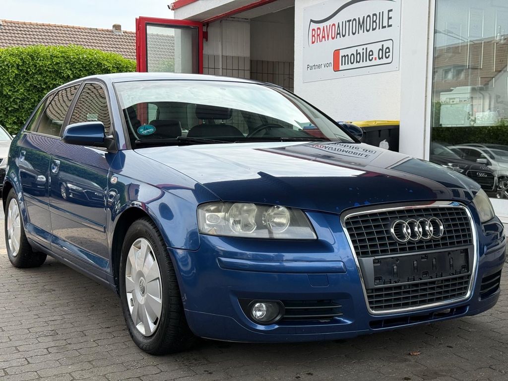 Bild des Angebotes Audi A3 Sportback 1.6 FSI Attraction KLIMA/SHZ/PDC
