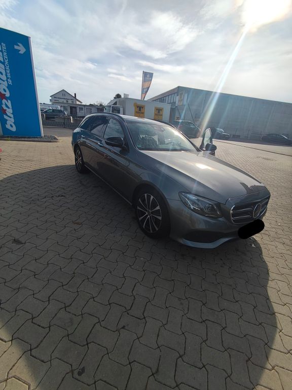 Bild des Angebotes Mercedes-Benz E300de T Modell Avantgarde/Plug-in-Hybrid /AHK