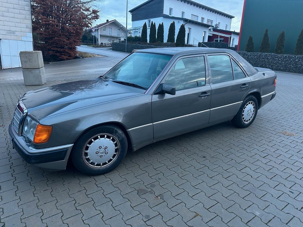 Bild des Angebotes Mercedes-Benz E 260 W124  1. Hand Familienbesitz