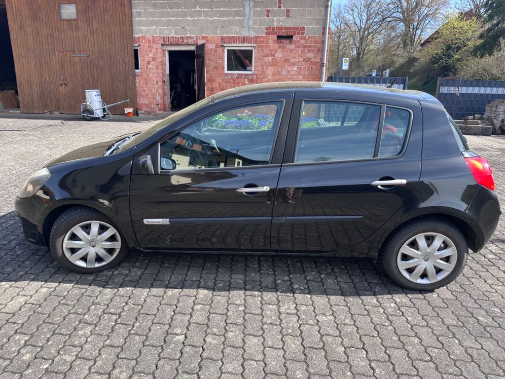 Bild des Angebotes Renault Clio by Rip Curl 1.2 16V TCE Eco2 Rip Curl