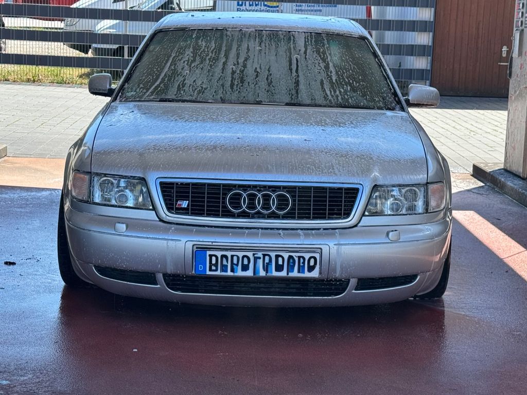 Audi A8 4.2 quattro tiptronic -