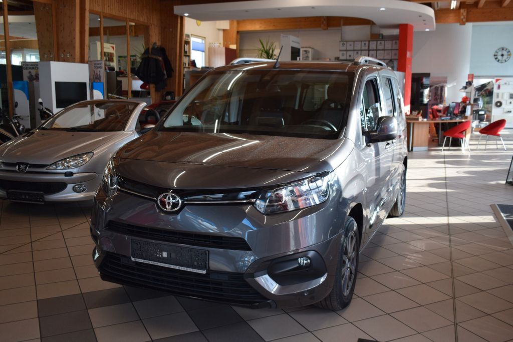 Bild des Angebotes Toyota Proace City L1 Team Deutschland +Navi+ Pano+