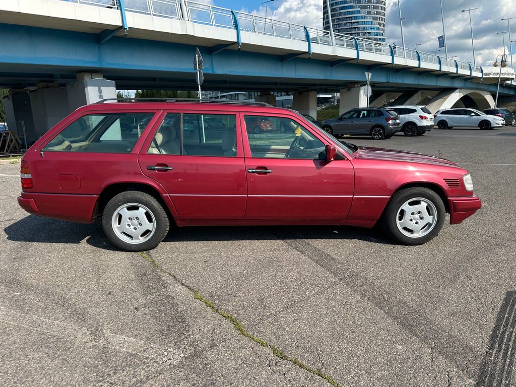 Bild des Angebotes Mercedes-Benz S124, 250 TD, 20V
