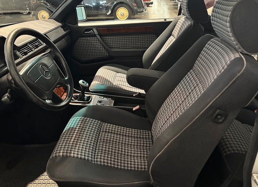 Bild des Angebotes Mercedes-Benz CE300 Sportline 24v / Manual gearbox