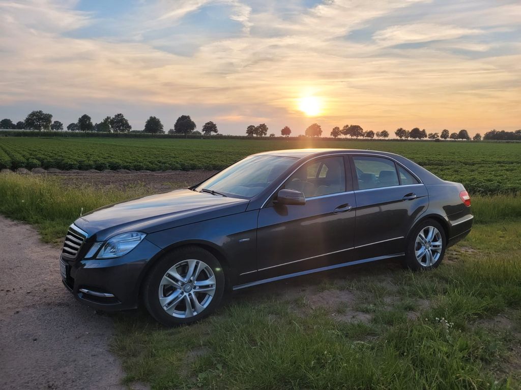Bild des Angebotes Mercedes-Benz E 300 CDI V6 Avantgarde / Nur 94.000 Km