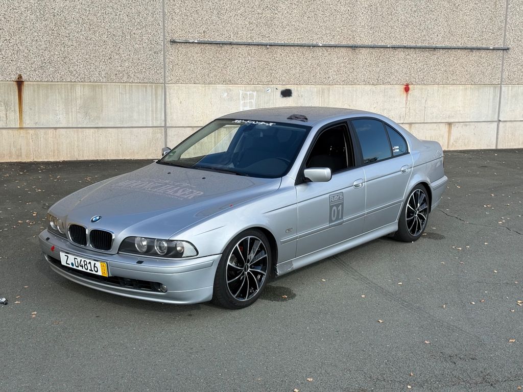 Bild des Angebotes BMW 525i - Limousine (einige Neuteile)