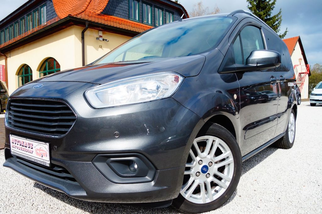 Bild des Angebotes Ford Tourneo Courier Titanium,Navi,Camera,PDC,Apple