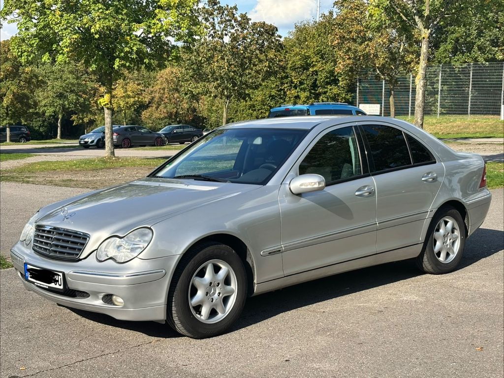 Mercedes-Benz C180 2.0 Elegance